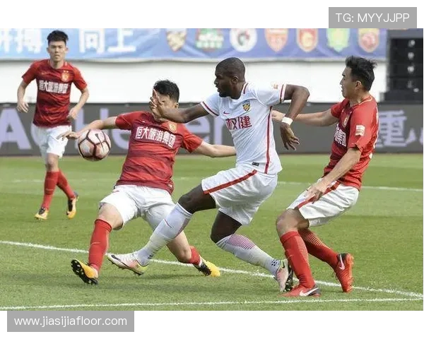 天津权健对阵上海上港历史战绩回顾与胜负走势解析全面盘点焦点之战