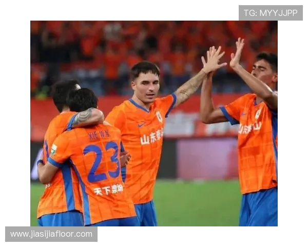 山东泰山冬训第三阶段启动阿尔瓦罗加盟球队举行盛大欢迎仪式