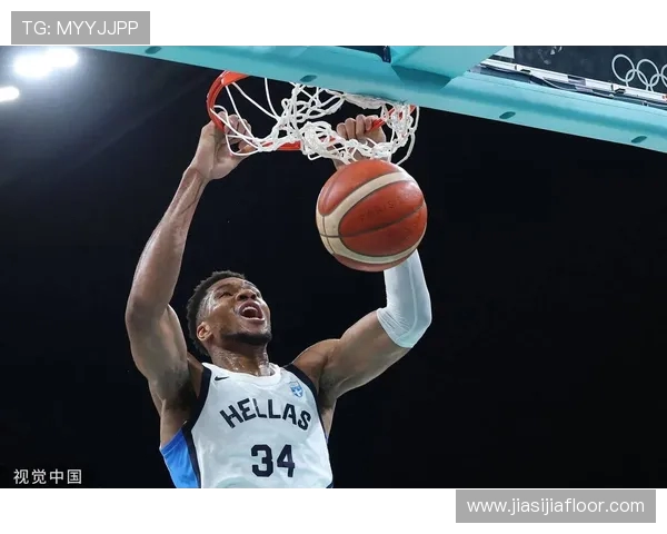 希腊怪兽缺战十场后重返赛场字母哥训练中展现惊人暴扣能力